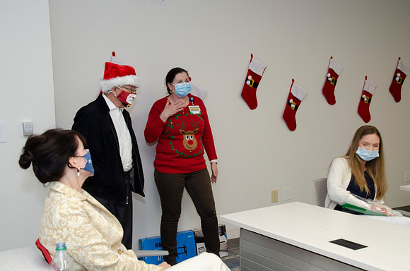 Resident_Christmas_20__INF9272