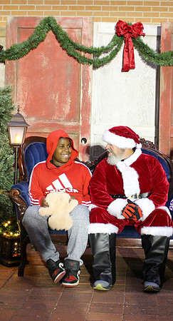 Cookies with Santa 2025-0575
