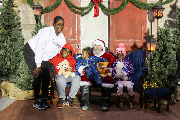 Cookies with Santa 2025-0567