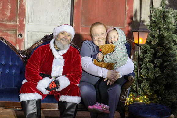 Cookies with Santa 2025-0559