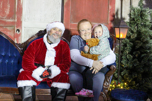 Cookies with Santa 2025-0560
