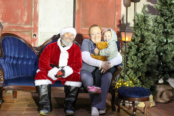 Cookies with Santa 2025-0558