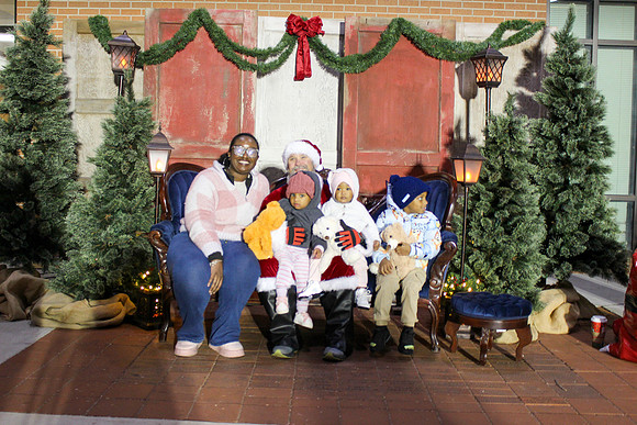 Cookies with Santa 2025-0490