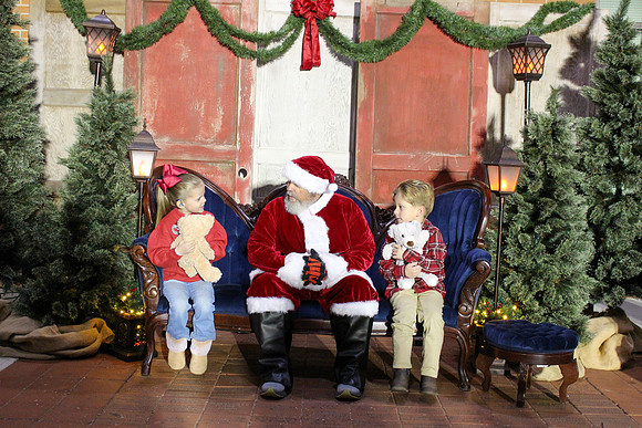 Cookies with Santa 2025-0476