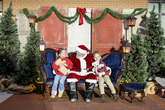 Cookies with Santa 2025-0471