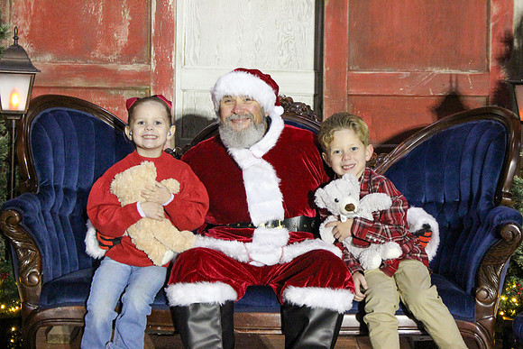 Cookies with Santa 2025-0467