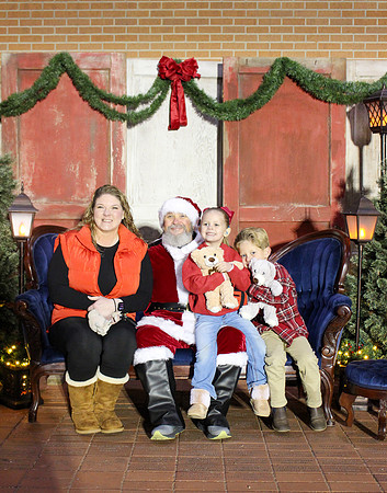 Cookies with Santa 2025-0459