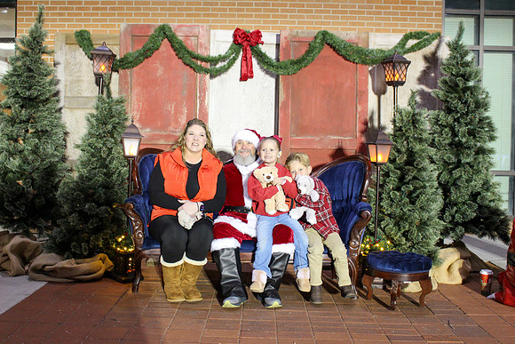 Cookies with Santa 2025-0457
