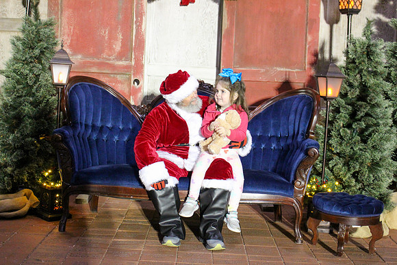 Cookies with Santa 2025-0443