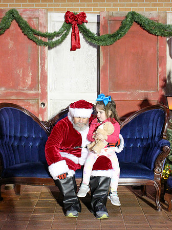 Cookies with Santa 2025-0441