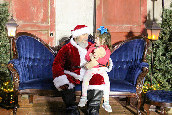 Cookies with Santa 2025-0435