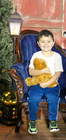 Cookies with Santa 2025-0394