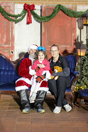 Cookies with Santa 2025-0170