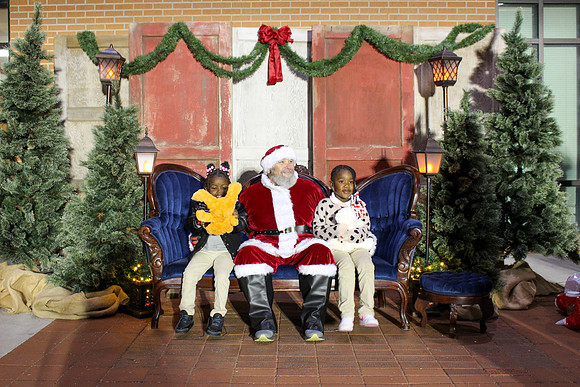 Cookies with Santa 2025-0135