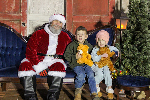 Cookies with Santa 2025-0095