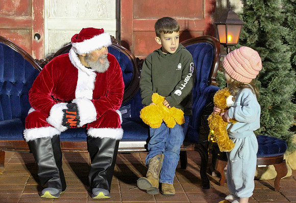 Cookies with Santa 2025-0093