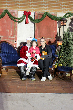 Cookies with Santa 2025-0172