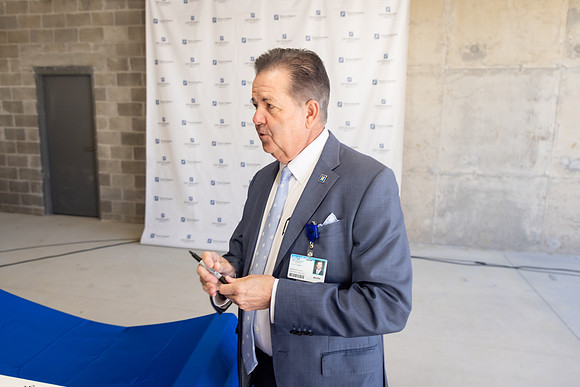 THOMAS-HOSPITAL-TOPPING-OFF-CEREMONY-BLUE-ROOM-PHOTOGRAPHY-4617