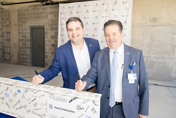THOMAS-HOSPITAL-TOPPING-OFF-CEREMONY-BLUE-ROOM-PHOTOGRAPHY-4619