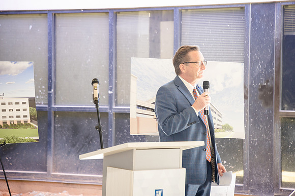 THOMAS-HOSPITAL-TOPPING-OFF-CEREMONY-BLUE-ROOM-PHOTOGRAPHY-4640