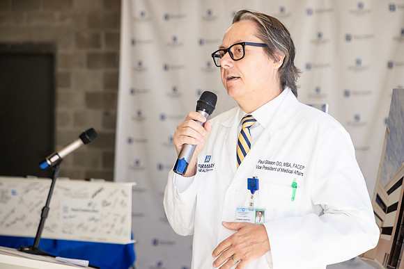 THOMAS-HOSPITAL-TOPPING-OFF-CEREMONY-BLUE-ROOM-PHOTOGRAPHY-4653