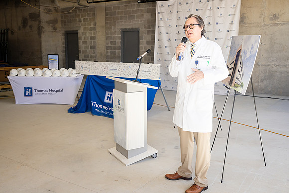 THOMAS-HOSPITAL-TOPPING-OFF-CEREMONY-BLUE-ROOM-PHOTOGRAPHY-4655