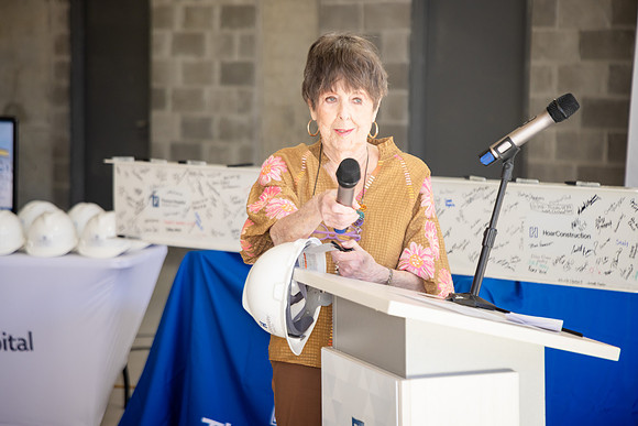 THOMAS-HOSPITAL-TOPPING-OFF-CEREMONY-BLUE-ROOM-PHOTOGRAPHY-4668