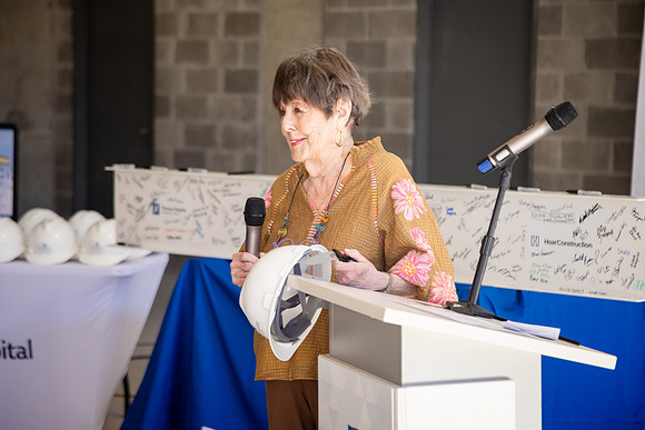 THOMAS-HOSPITAL-TOPPING-OFF-CEREMONY-BLUE-ROOM-PHOTOGRAPHY-4663