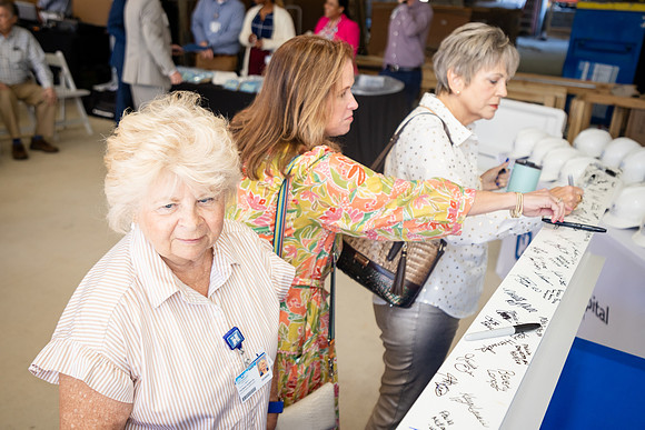 THOMAS-HOSPITAL-TOPPING-OFF-CEREMONY-BLUE-ROOM-PHOTOGRAPHY-4681