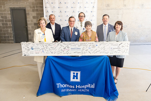 THOMAS-HOSPITAL-TOPPING-OFF-CEREMONY-BLUE-ROOM-PHOTOGRAPHY-4683