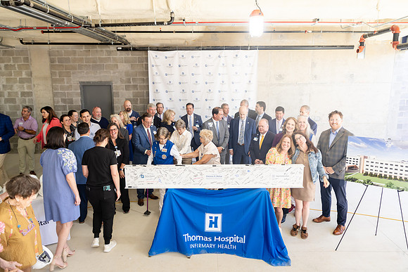 THOMAS-HOSPITAL-TOPPING-OFF-CEREMONY-BLUE-ROOM-PHOTOGRAPHY-4691