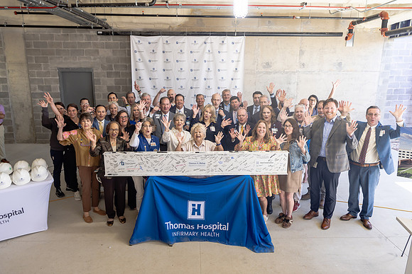 THOMAS-HOSPITAL-TOPPING-OFF-CEREMONY-BLUE-ROOM-PHOTOGRAPHY-4696