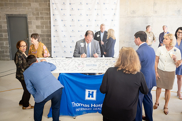 THOMAS-HOSPITAL-TOPPING-OFF-CEREMONY-BLUE-ROOM-PHOTOGRAPHY-4701