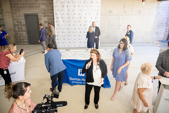 THOMAS-HOSPITAL-TOPPING-OFF-CEREMONY-BLUE-ROOM-PHOTOGRAPHY-4702