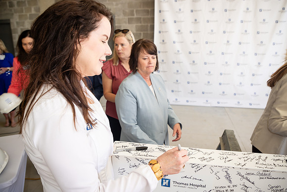 THOMAS-HOSPITAL-TOPPING-OFF-CEREMONY-BLUE-ROOM-PHOTOGRAPHY-4706
