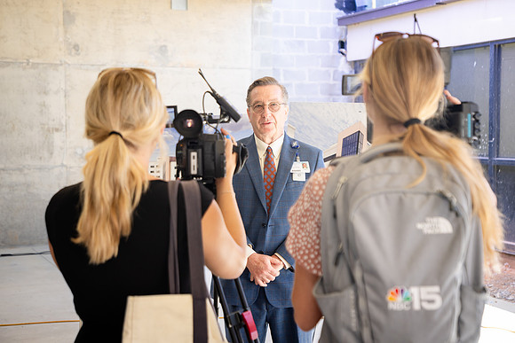 THOMAS-HOSPITAL-TOPPING-OFF-CEREMONY-BLUE-ROOM-PHOTOGRAPHY-4729