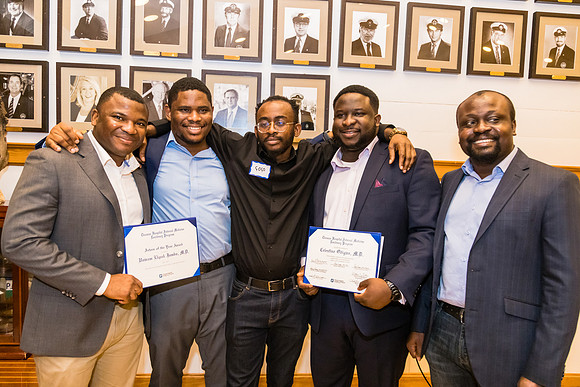 THOMAS-HOSPITAL-INTERNAL-MEDICINE-RESIDENCY-GRADUATION-BLUE-ROOM-PHOTOGRAPHY-3006