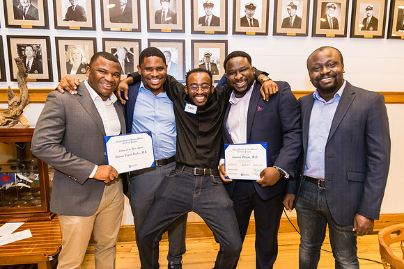 THOMAS-HOSPITAL-INTERNAL-MEDICINE-RESIDENCY-GRADUATION-BLUE-ROOM-PHOTOGRAPHY-3003