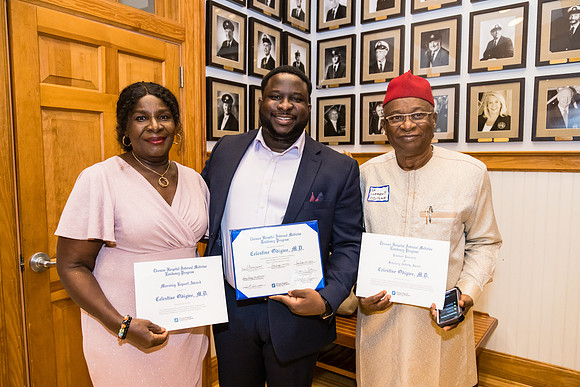 THOMAS-HOSPITAL-INTERNAL-MEDICINE-RESIDENCY-GRADUATION-BLUE-ROOM-PHOTOGRAPHY-2995