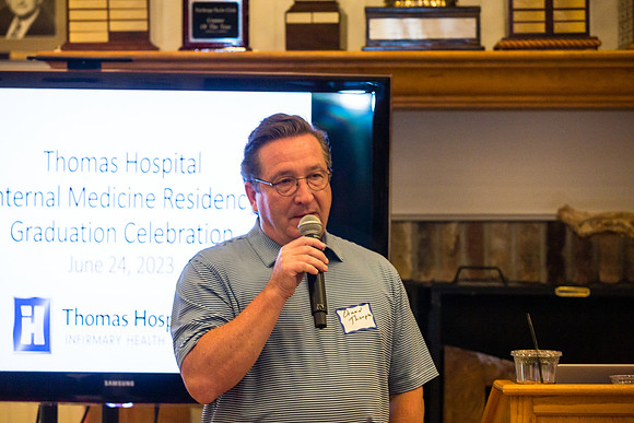 THOMAS-HOSPITAL-INTERNAL-MEDICINE-RESIDENCY-GRADUATION-BLUE-ROOM-PHOTOGRAPHY-7898