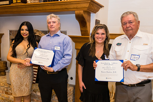 THOMAS-HOSPITAL-INTERNAL-MEDICINE-RESIDENCY-GRADUATION-BLUE-ROOM-PHOTOGRAPHY-2946