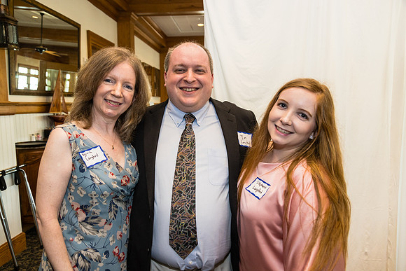 THOMAS-HOSPITAL-INTERNAL-MEDICINE-RESIDENCY-GRADUATION-BLUE-ROOM-PHOTOGRAPHY-2912