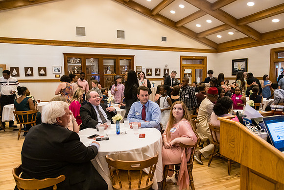 THOMAS-HOSPITAL-INTERNAL-MEDICINE-RESIDENCY-GRADUATION-BLUE-ROOM-PHOTOGRAPHY-2904