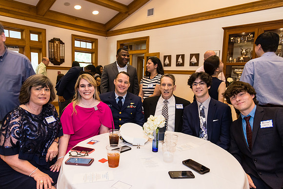 THOMAS-HOSPITAL-INTERNAL-MEDICINE-RESIDENCY-GRADUATION-BLUE-ROOM-PHOTOGRAPHY-2893