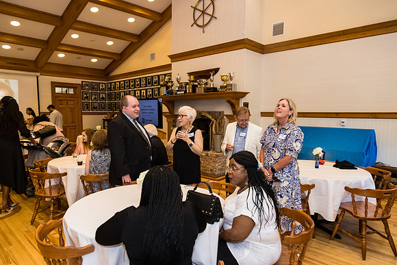 THOMAS-HOSPITAL-INTERNAL-MEDICINE-RESIDENCY-GRADUATION-BLUE-ROOM-PHOTOGRAPHY-2879