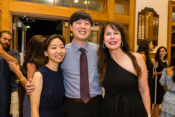THOMAS-HOSPITAL-INTERNAL-MEDICINE-RESIDENCY-GRADUATION-BLUE-ROOM-PHOTOGRAPHY-3017
