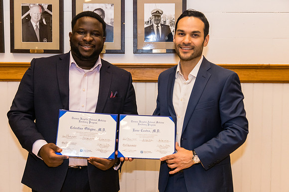 THOMAS-HOSPITAL-INTERNAL-MEDICINE-RESIDENCY-GRADUATION-BLUE-ROOM-PHOTOGRAPHY-3021