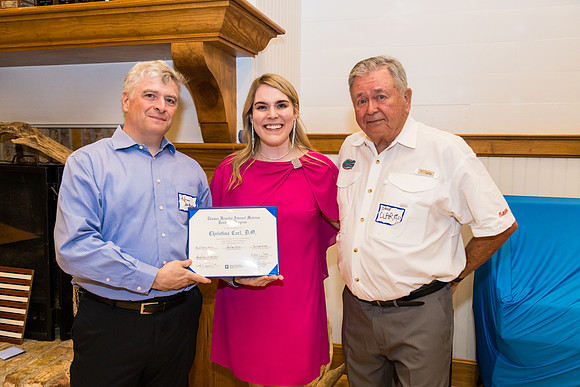 THOMAS-HOSPITAL-INTERNAL-MEDICINE-RESIDENCY-GRADUATION-BLUE-ROOM-PHOTOGRAPHY-2950
