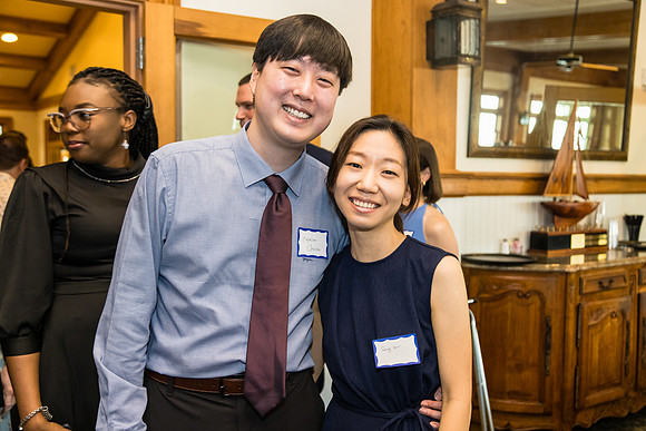 THOMAS-HOSPITAL-INTERNAL-MEDICINE-RESIDENCY-GRADUATION-BLUE-ROOM-PHOTOGRAPHY-2909