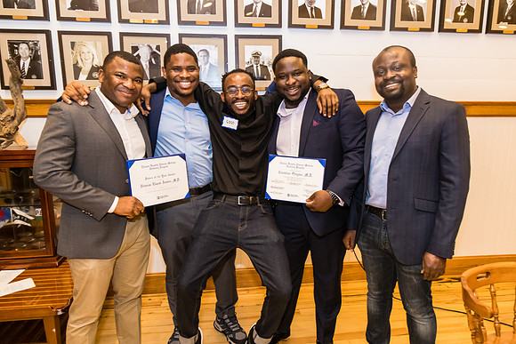 THOMAS-HOSPITAL-INTERNAL-MEDICINE-RESIDENCY-GRADUATION-BLUE-ROOM-PHOTOGRAPHY-3004